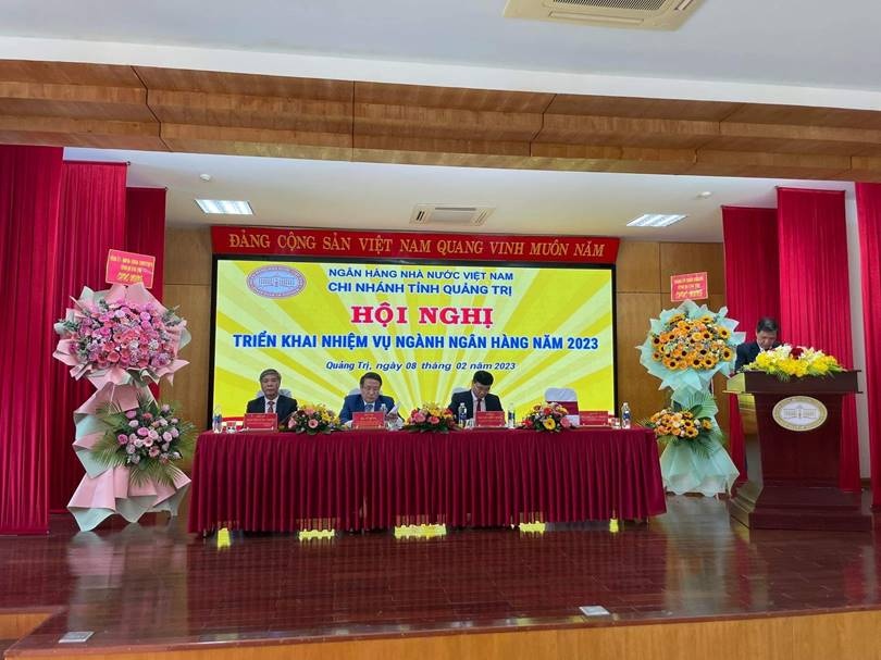 nganh ngan hang quang tri dong hanh cung nguoi dan doanh nghiep phat trien kinh te