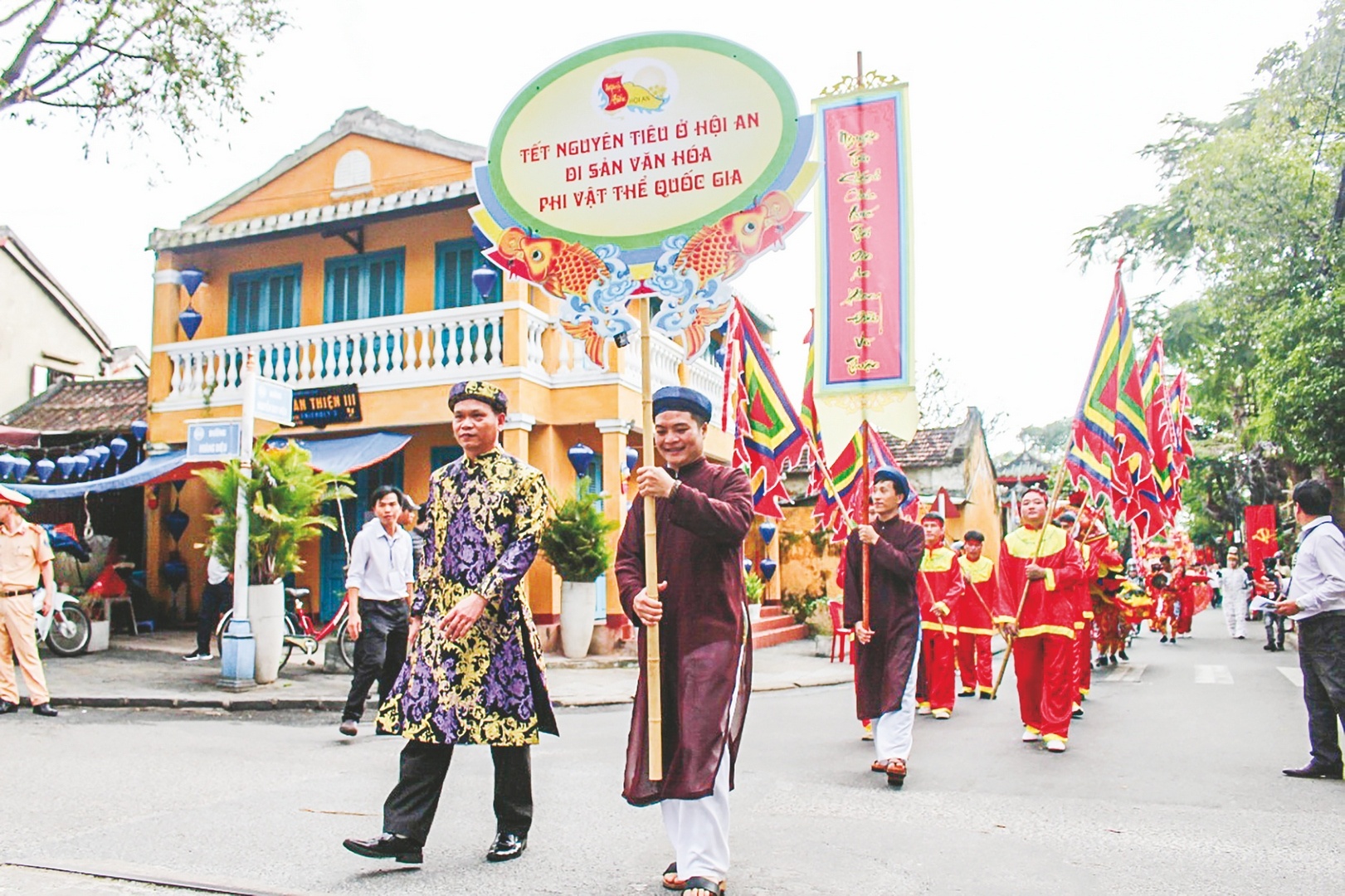 ve hoi an trai nghiem le hoi