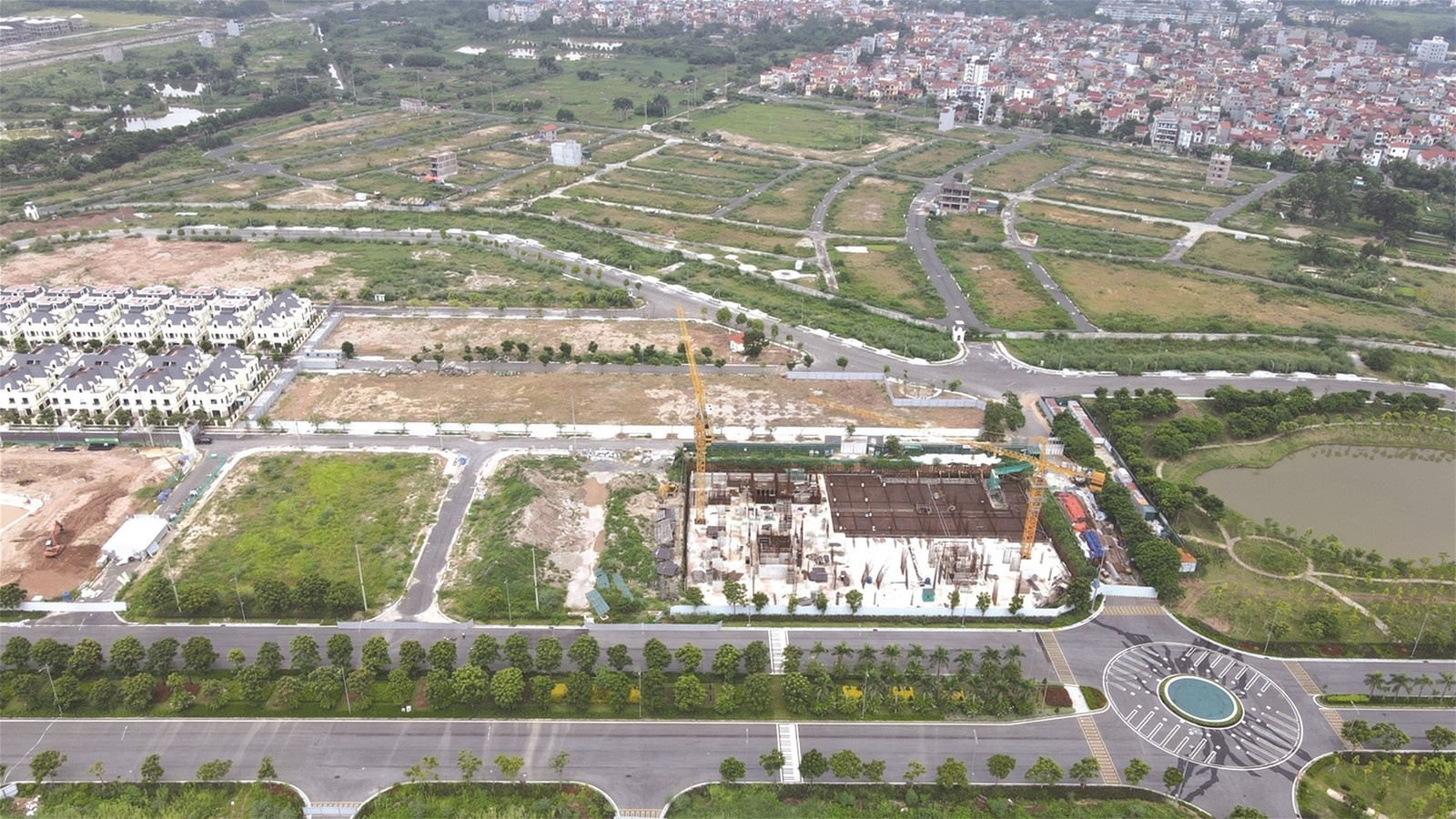 de xay dung khung gia dat hieu qua va sat voi thi truong