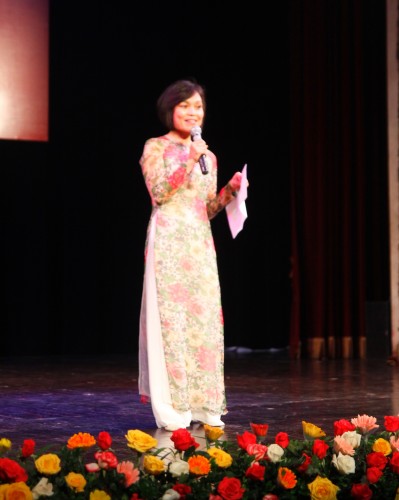 Đa cảm trong thơ, “đa tình” giữa đời thực