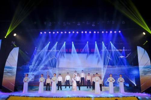 Bản hùng ca về biển… Bản hùng ca về biển…