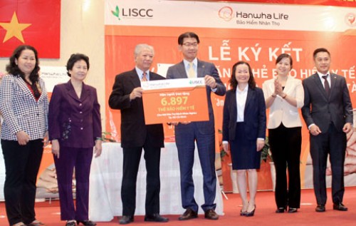 Hanwha Life Việt Nam tiếp tục các dự án cộng đồng