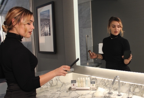 DualCase cho iPhone: Hai cổng Lightning, pin mở rộng, sạc không dây, mỏng