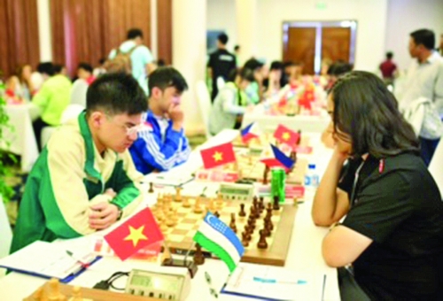 HDBank lấn sâu vào cờ vua: Người lữ hành... kỳ dị