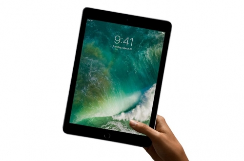 iPad 9.7 inch ra mắt, giá từ 329 USD
