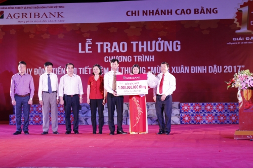 Agribank trao Giải đặc biệt 1 tỷ đồng cho khách hàng tại Cao Bằng Agribank trao Giải đặc biệt 1 tỷ đồng cho khách hàng tại Cao Bằng