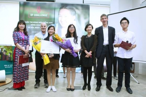 Thi hùng biện tiếng Anh toàn cầu EF Challenge 2017