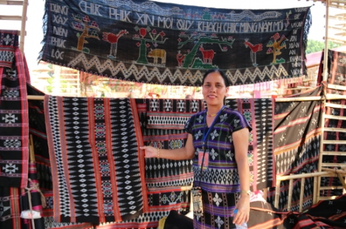 Độc đáo zèng Tà Ôi Độc đáo zèng Tà Ôi