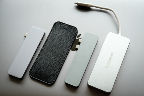 Bộ chuyển USB-C đa năng, nhỏ gọn cho máy tính Apple Bộ chuyển USB-C đa năng, nhỏ gọn cho máy tính Apple