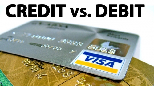 Phân biệt thẻ ghi nợ và thẻ tín dụng