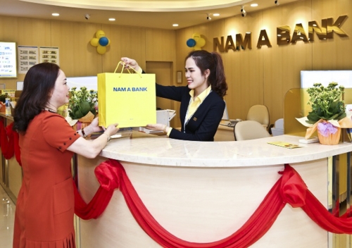 Gửi tiền trúng thưởng: May hơn mua số!