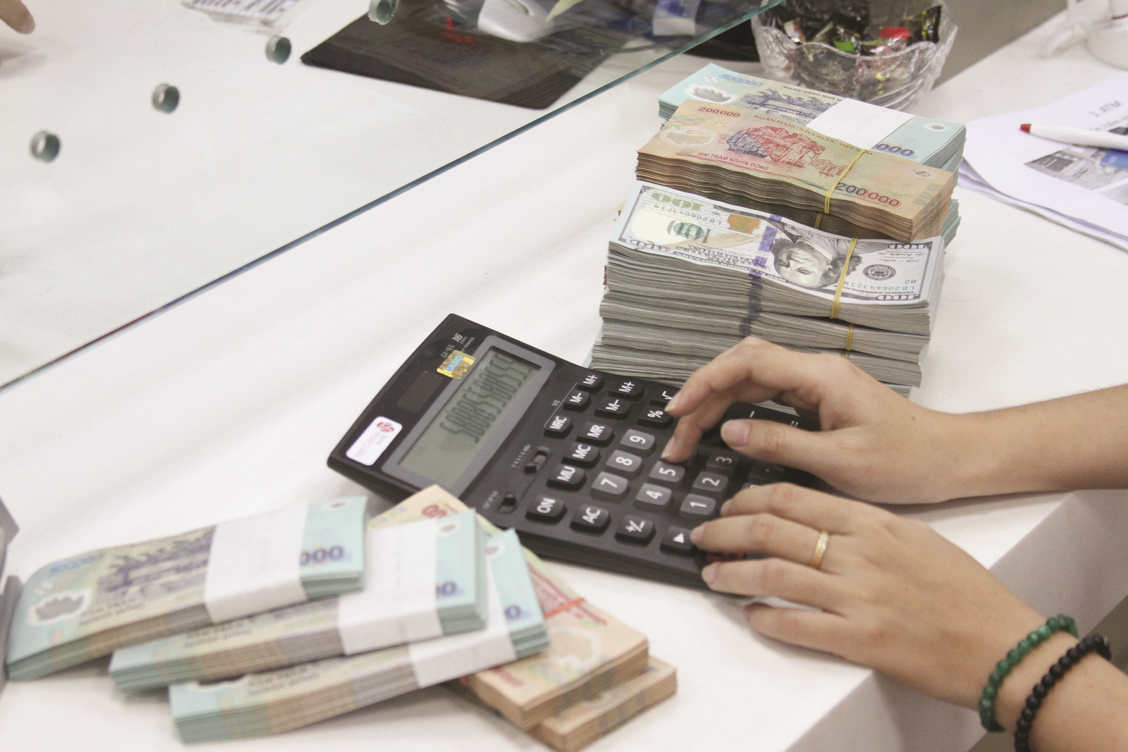 Dòng tiền vẫn “chọn” ngân hàng Dòng tiền vẫn “chọn” ngân hàng