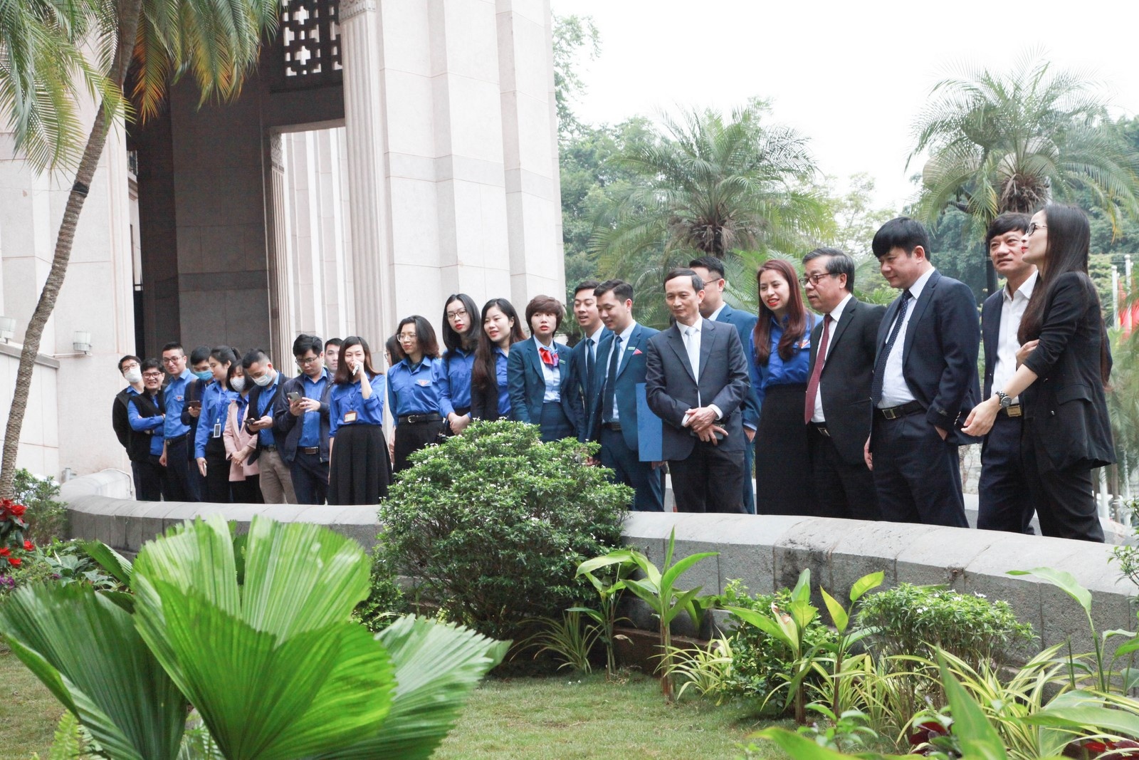 doan thanh nien ngan hang trung uong khanh thanh cong trinh vuon hoa thanh nien