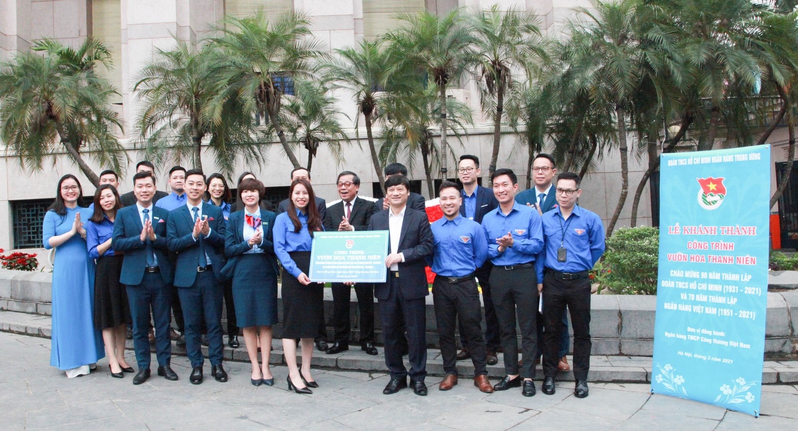 doan thanh nien ngan hang trung uong khanh thanh cong trinh vuon hoa thanh nien