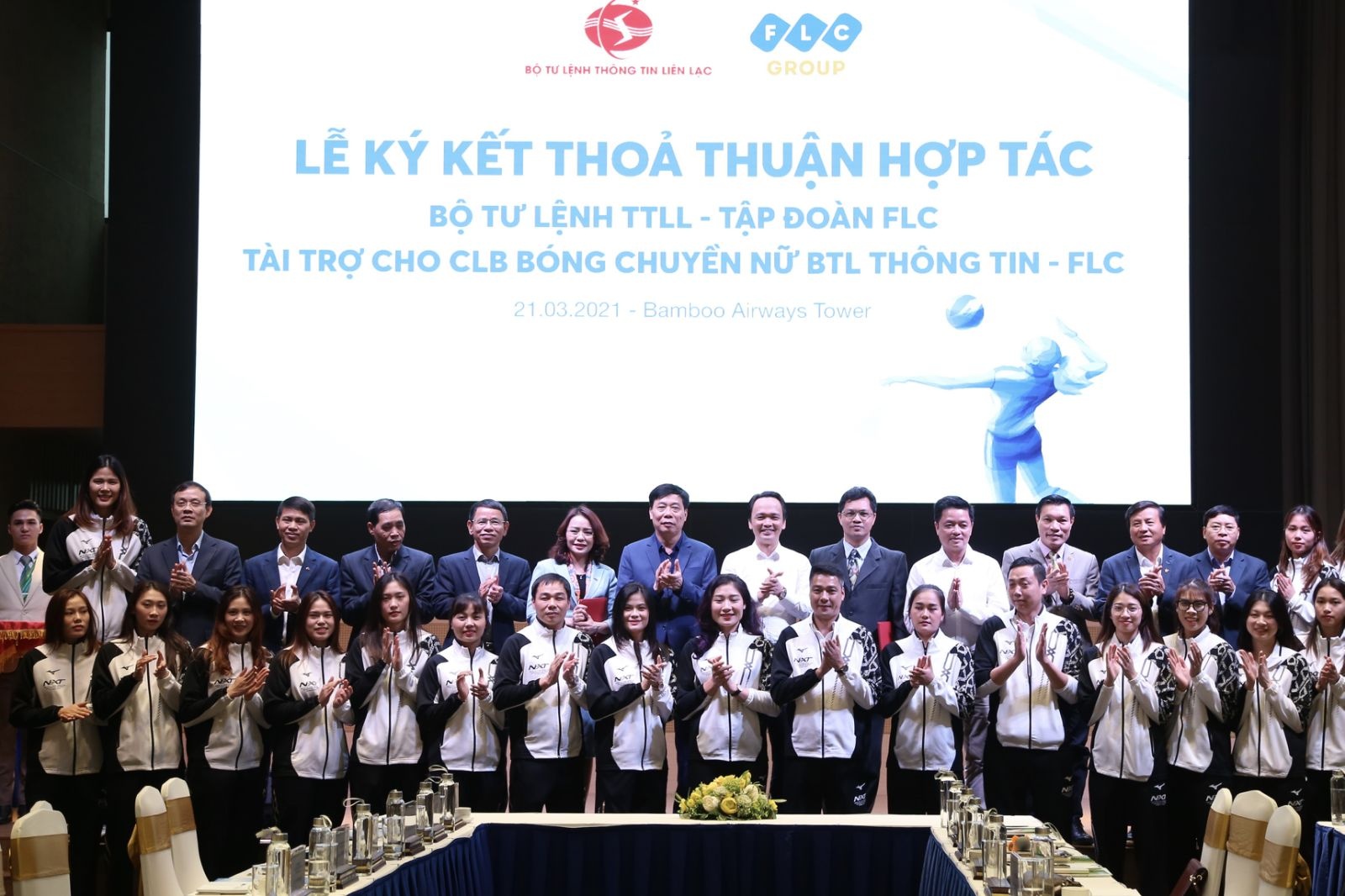 tap doan flc tai tro doc quyen cho cau lac bo bong chuyen nu thong tin flc