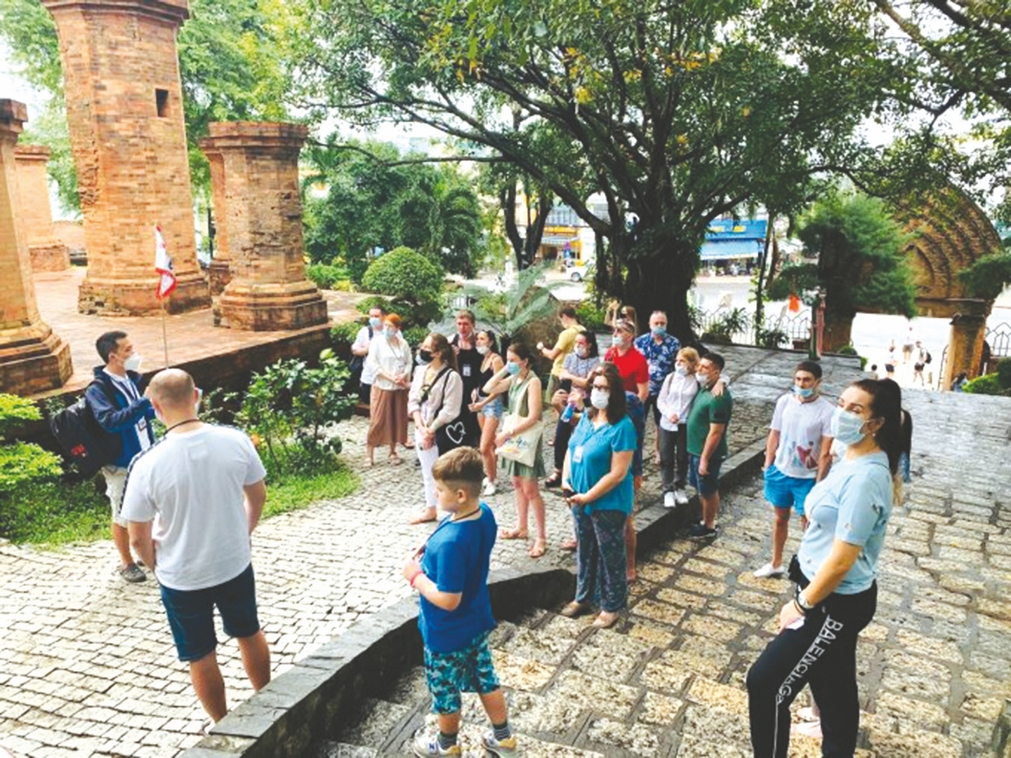 doanh nghiep lu hanh dang dung ngoi khong yen