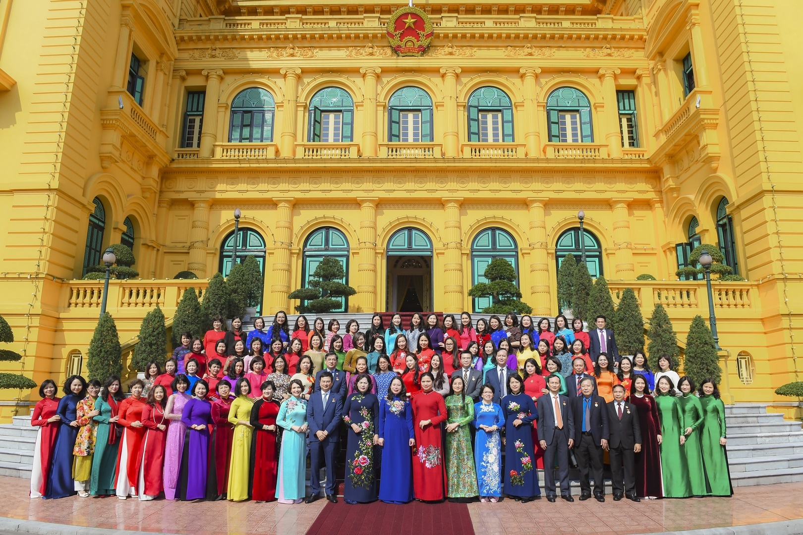 phu nu nganh ngan hang nang dong sang tao chu dong thich ung