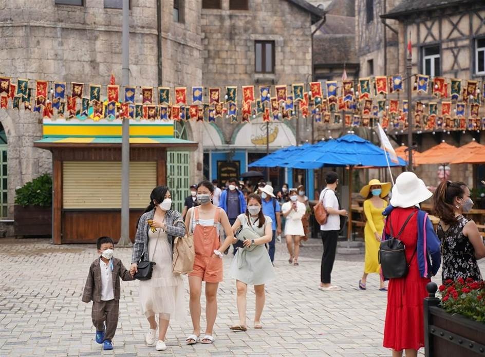 sun world ba na hills ron rang don khach ngay dau mo cua tro lai