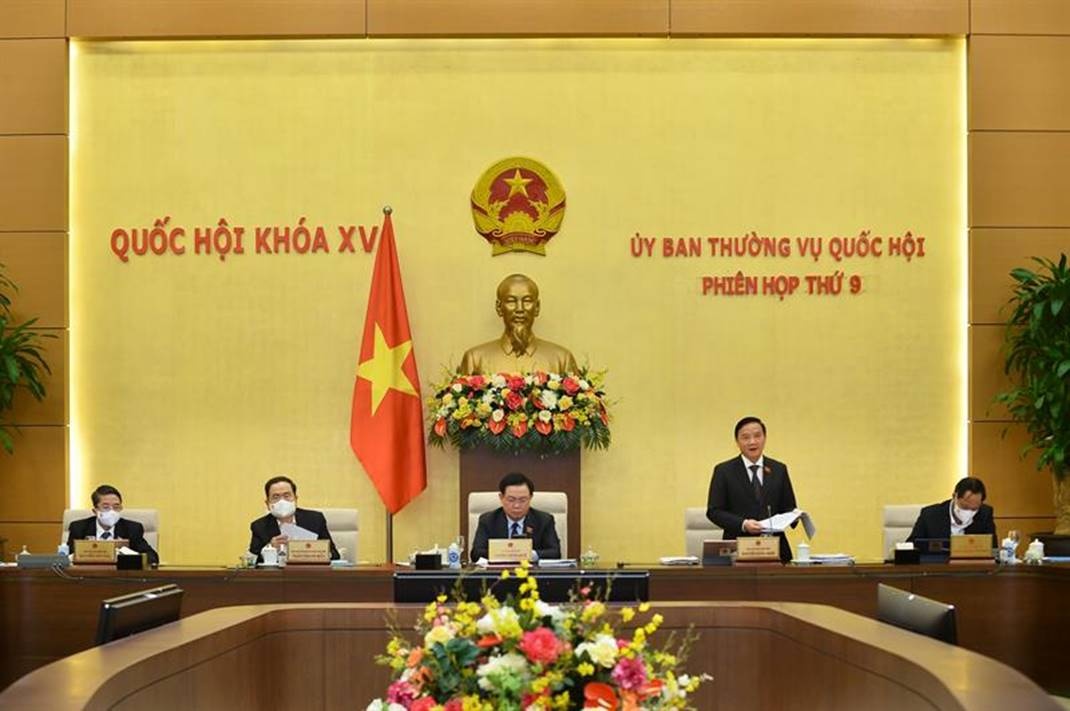 ubtv quoc hoi nhat tri giam thue bao ve moi truong voi xang dau