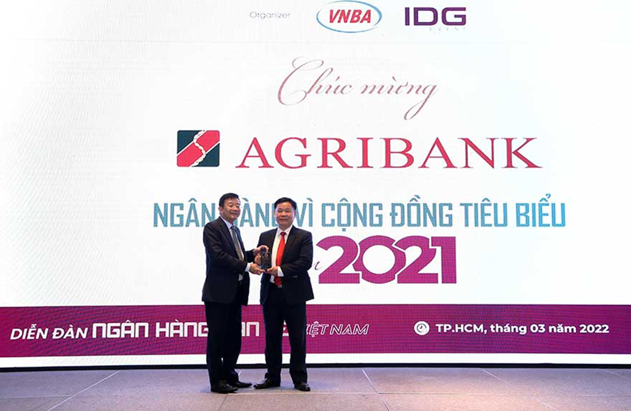 Agribank nhận hai giải thưởng Ngân hàng Việt Nam tiêu biểu 2021
