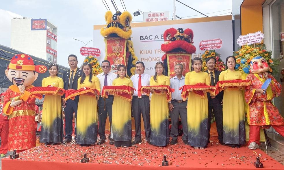 bac a bank tiep tuc mo rong mang luoi giao dich