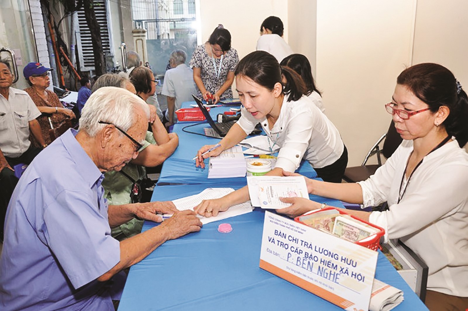 Lại “nóng” chuyện nợ bảo hiểm xã hội lai nong chuyen no bao hiem xa hoi