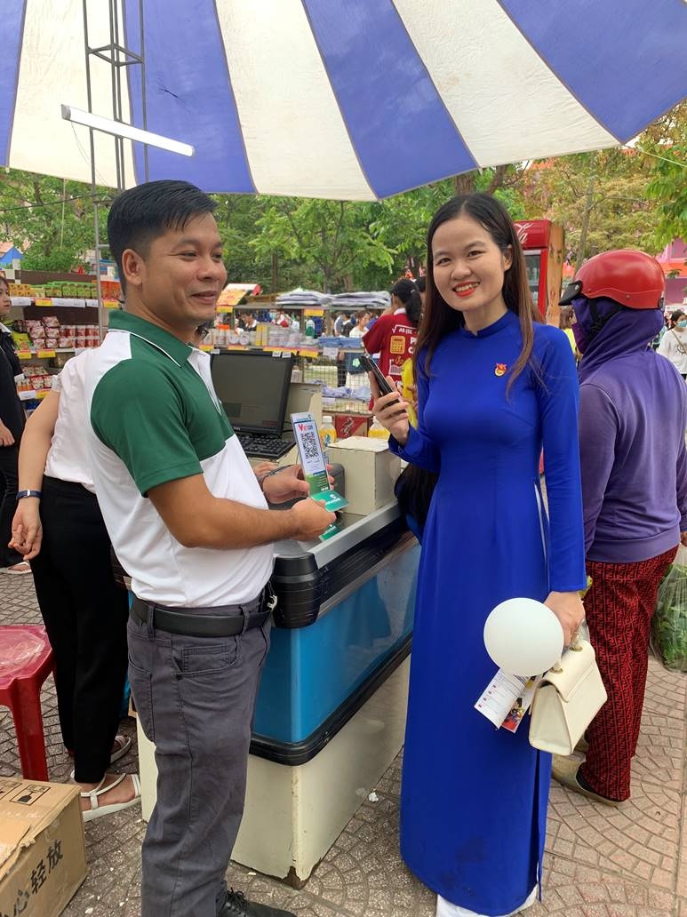 hoat dong trai nghiem hoi cho thanh nien ket hop thanh toan khong dung tien mat