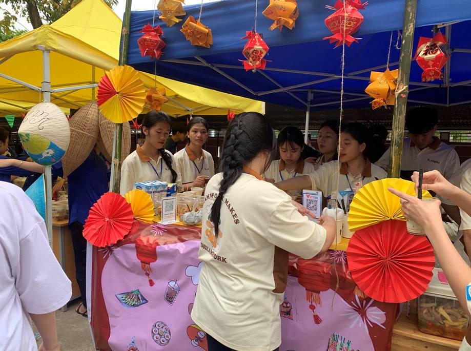 hoat dong trai nghiem hoi cho thanh nien ket hop thanh toan khong dung tien mat