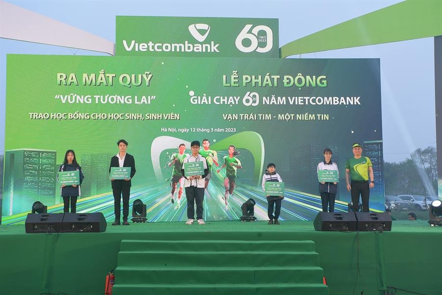 Vietcombank: Khi vạn trái tim cùng chung khát vọng vietcombank khi van trai tim cung chung khat vong