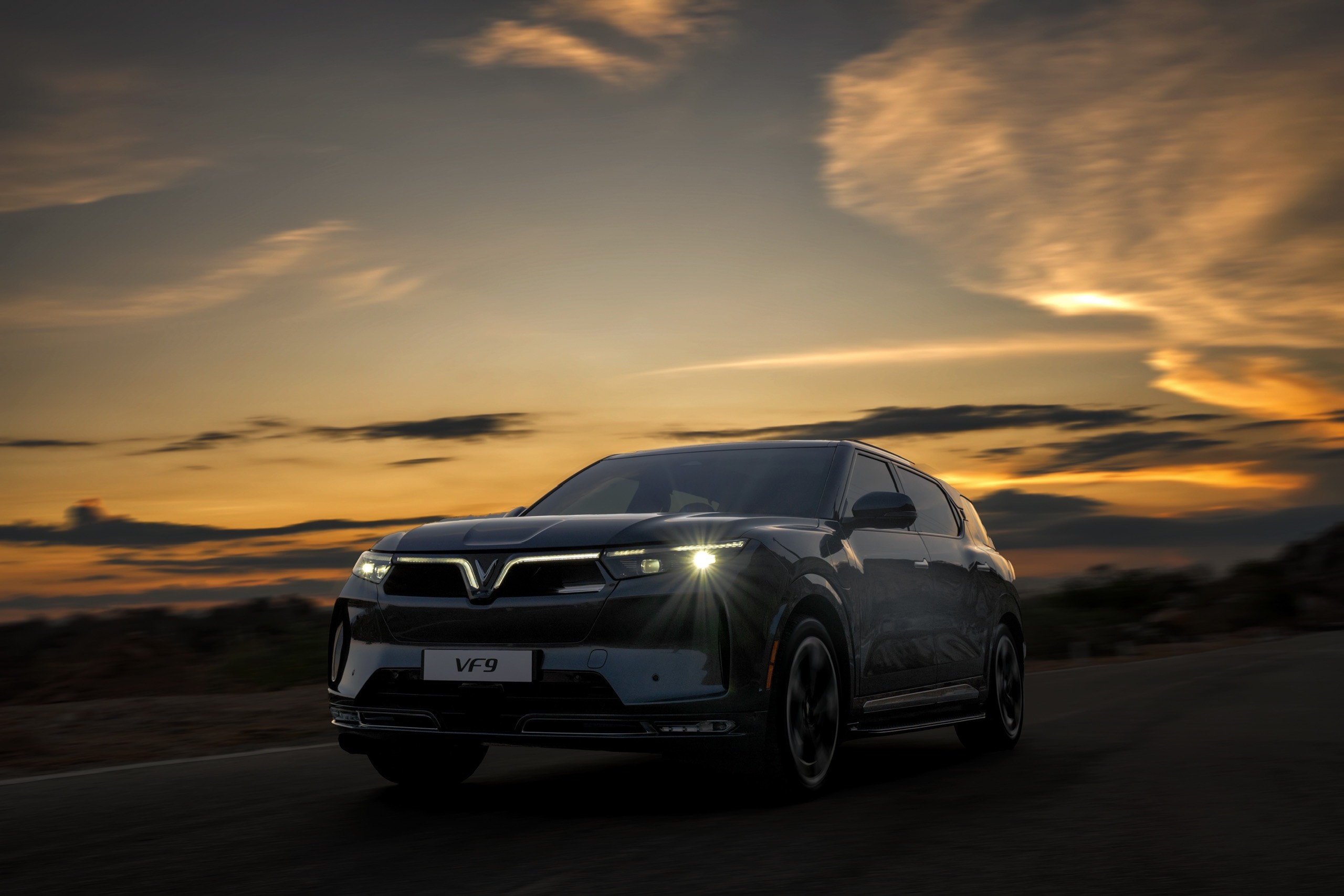 vinfast chinh thuc ban giao xe vf 9 cho khach hang