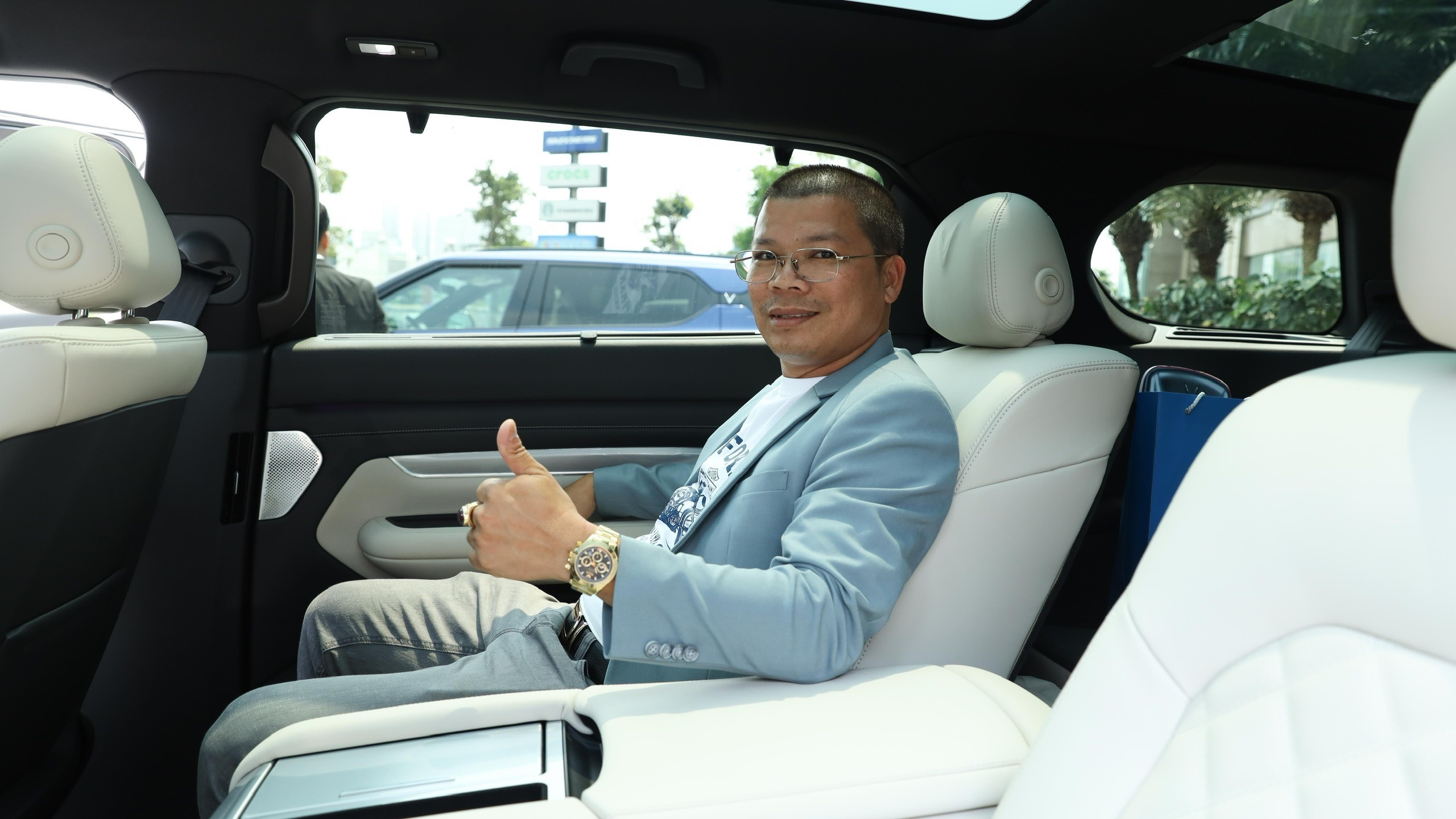 vinfast chinh thuc ban giao xe vf 9 cho khach hang