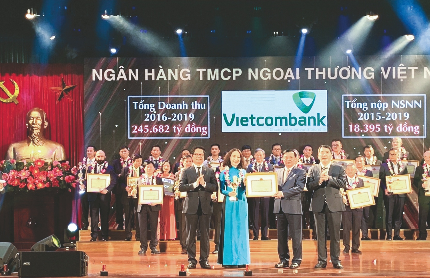 10 dau an noi bat trong giai doan 2018 2023 khang dinh vi the so 1 vuon ra bien lon