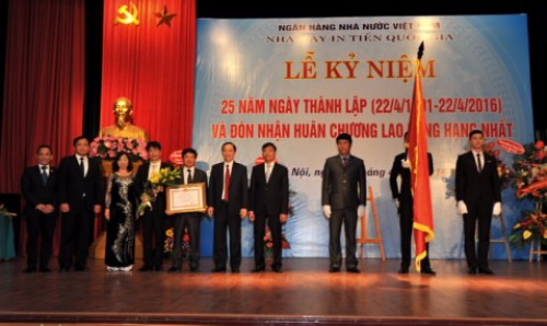 Nhà máy In tiền Quốc gia đón nhận Huân chương Lao động hạng Nhất Nhà máy In tiền Quốc gia đón nhận Huân chương Lao động hạng Nhất
