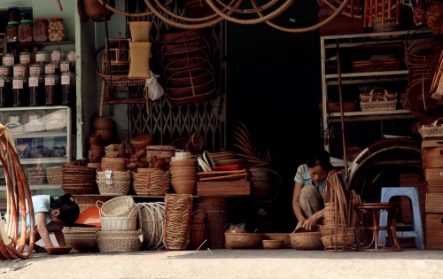 DN siêu nhỏ bơ vơ như trẻ mồ côi