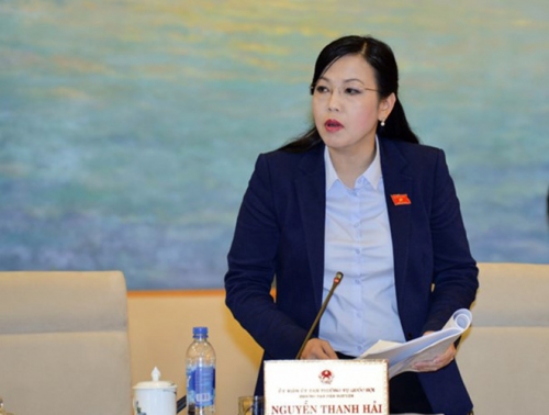 Chỉ được nhận quà tặng theo đúng quy định của pháp luật để tránh trục lợi