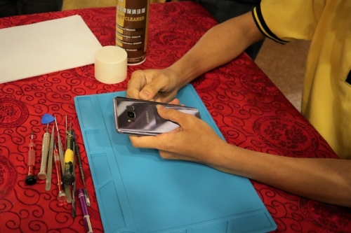 iPhone 7 dễ thay thế linh kiện hơn nhiều so với Galaxy S8 iPhone 7 dễ thay thế linh kiện hơn nhiều so với Galaxy S8