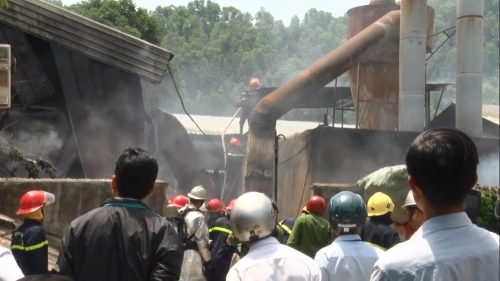 Đám cháy tại xưởng gỗ Phước Tường cơ bản được khống chế