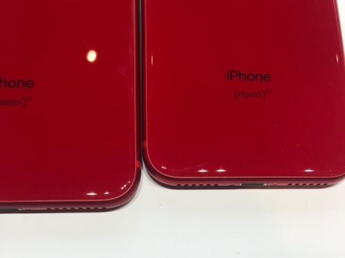 Đây là iPhone 8 Product RED: rất đẹp, rất dễ bám vân tay Đây là iPhone 8 Product RED: rất đẹp, rất dễ bám vân tay