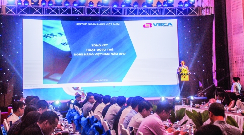 Thanh toán không dùng tiền mặt: Để bắt kịp xu thế