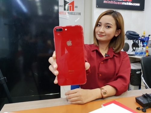 iPhone 8 Plus màu đỏ giảm 7 triệu đồng, khách vẫn không quan tâm iPhone 8 Plus màu đỏ giảm 7 triệu đồng, khách vẫn không quan tâm