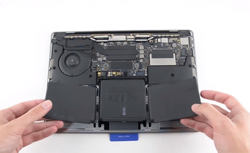 Apple thay pin miễn phí cho Macbook Pro 13 inch Apple thay pin miễn phí cho Macbook Pro 13 inch