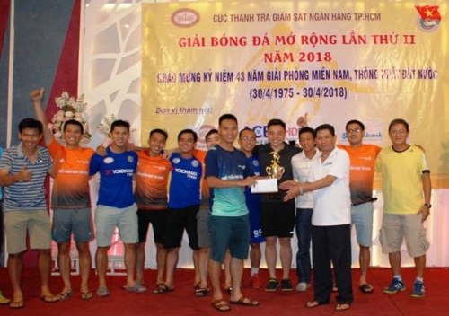 TP.HCM: Giải bóng đá giao hữu kỷ niệm ngày Thống nhất đất nước