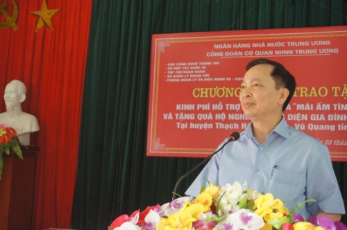 Công đoàn Cơ quan NHNN TW trao tặng kinh phí xây dựng 5 “Mái ấm tình thương”