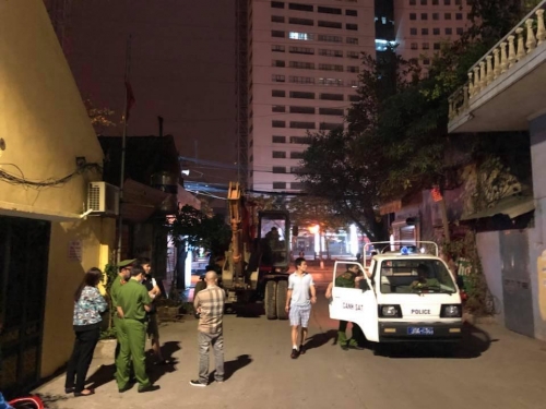 Cư dân Helios Tower (75 Tam Trinh) bị chủ đầu tư dự án kế bên đe dọa