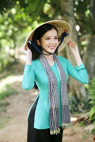 Hoa khôi ngân hàng HDBank làm đại sứ lễ hội bánh dân gian Nam Bộ