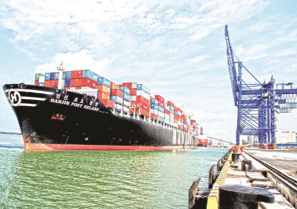 Ngành vận tải đang hồi “bĩ cực”