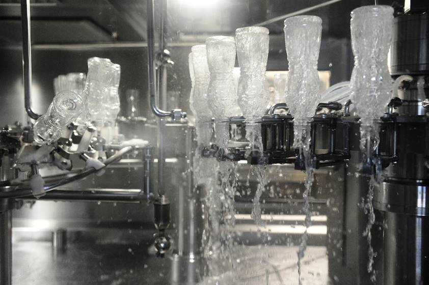 Khám phá công nghệ vô trùng dây chuyền sản xuất Trà Dr Thanh kham pha cong nghe vo trung day chuyen san xuat tra dr thanh