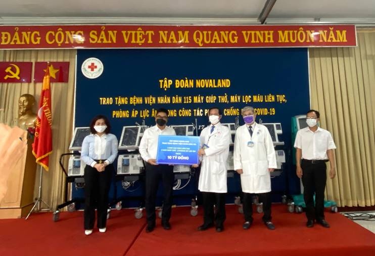 Tập đoàn Novaland tặng trang thiết bị y tế trị giá 10 tỷ đồng cho Bệnh viện Nhân dân 115 tap doan novaland tang trang thiet bi y te tri gia 10 ty dong cho benh vien nhan dan 115