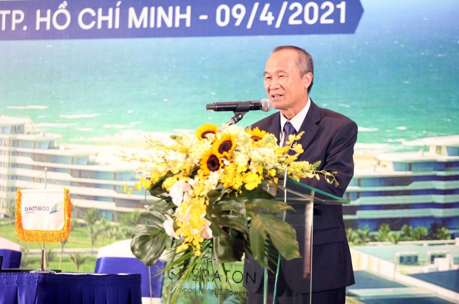 sacombank va bamboo airways hop tac toan dien