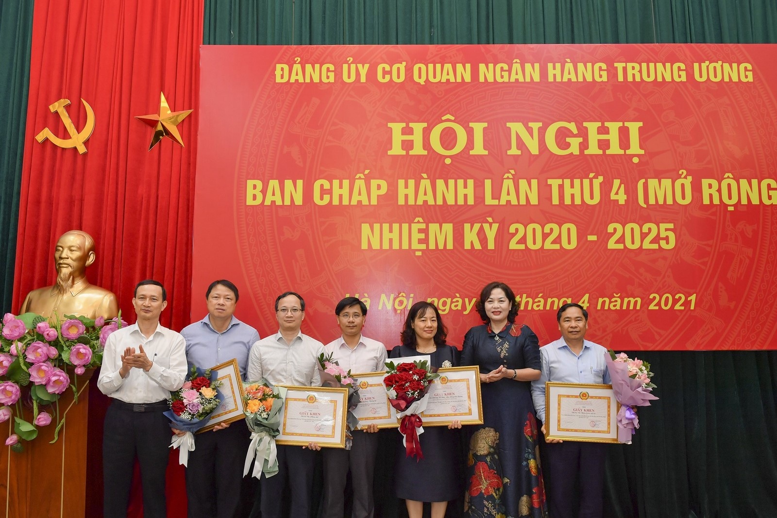 thuc hien tot cac nhiem vu huong toi ky niem 70 nam thanh lap ngan hang viet nam